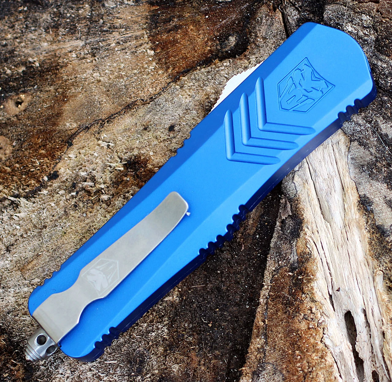 CobraTec Blue FS-X OTF Knife CTKMBLUFS-XMDS, 3" D2 Steel Drop Point Serrated Blade, Blue Aluminum Handle - Image 3