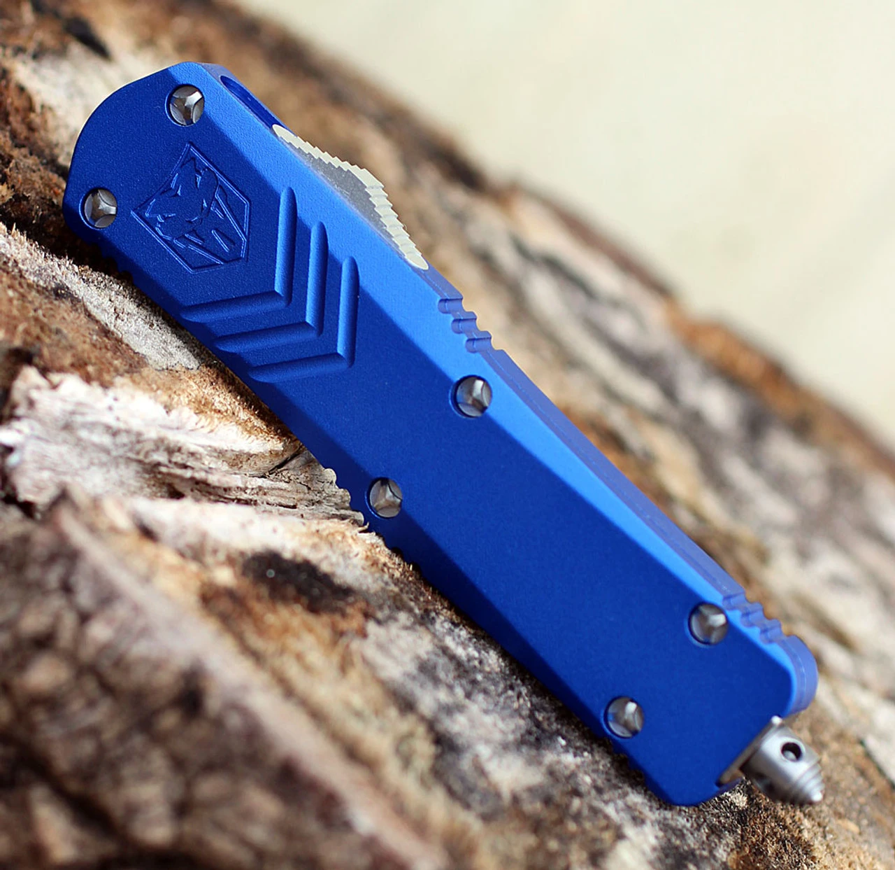 CobraTec Blue FS-X OTF Knife CTKMBLUFS-XMTS, 3" D2 Steel Tanto Serrated Blade, Blue Aluminum Handle - Image 4